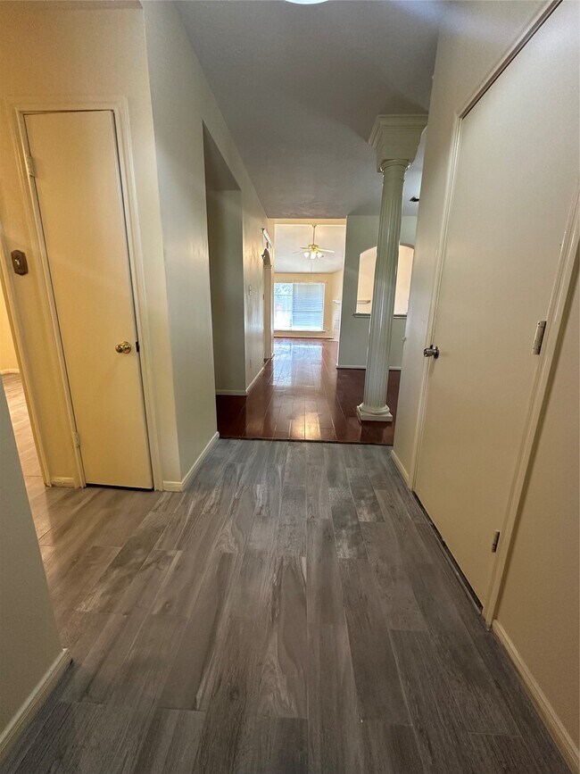 Building Photo - 5418 Baslow Dr