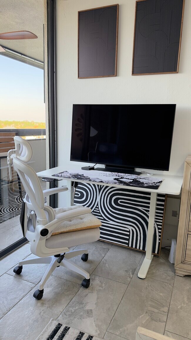 Building Photo - 651 Seaview Ct