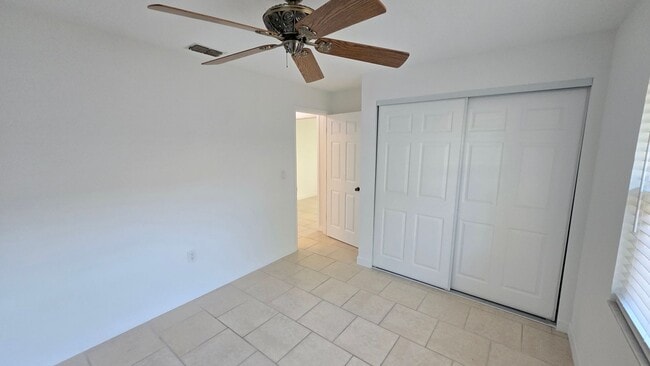 Building Photo - 4705 Violet Ave