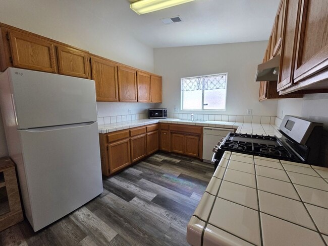 Building Photo - 1305 Quartz Hill Rd