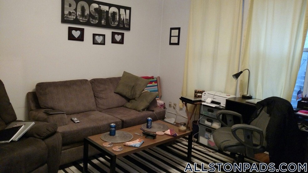 Building Photo - 15 Scottfield Rd