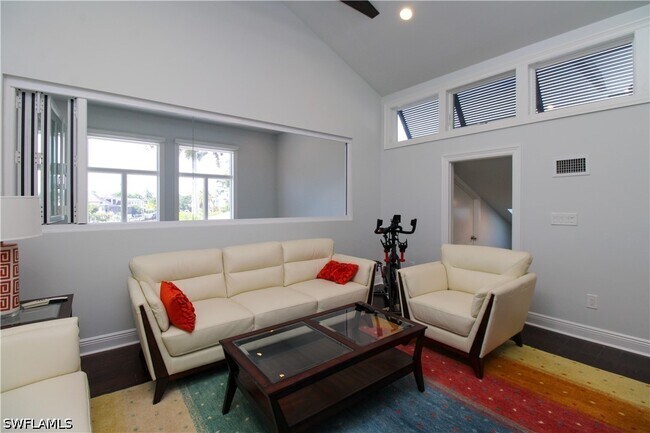 Building Photo - 2150 Marina Dr