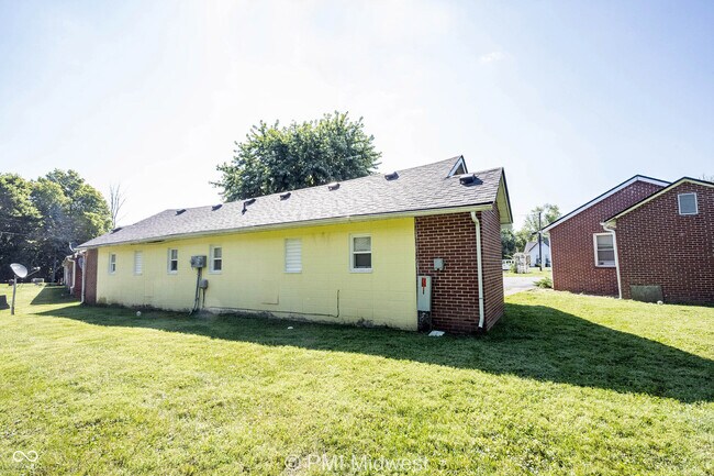 Building Photo - 2142 W US Hwy 40