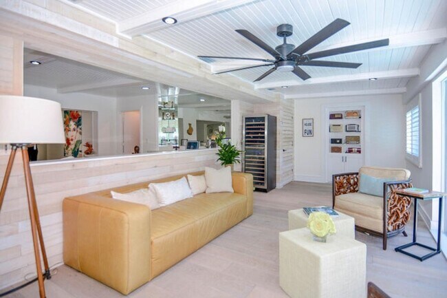 Building Photo - 3396 Pebble Pl