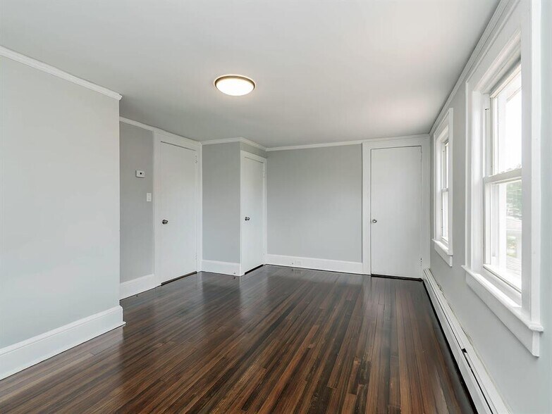 Building Photo - 33 Avenue B