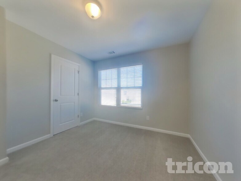 Building Photo - 24 Dusty Dr