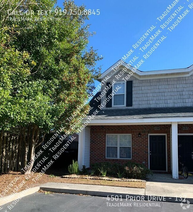 Building Photo - 1 Bedroom 1.5 Bathroom Townhome in Myrtle ...