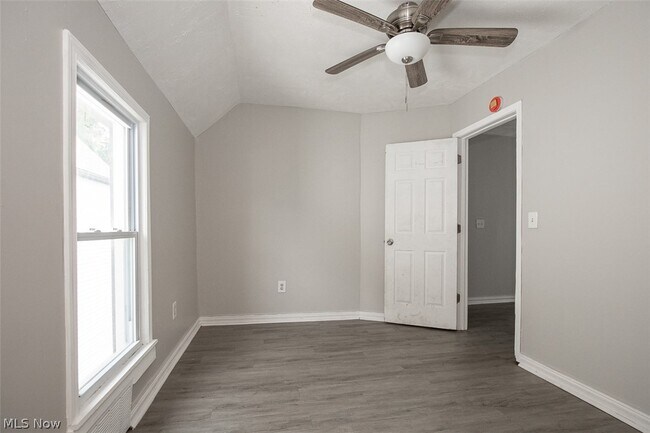 Building Photo - 3635 W 46th St