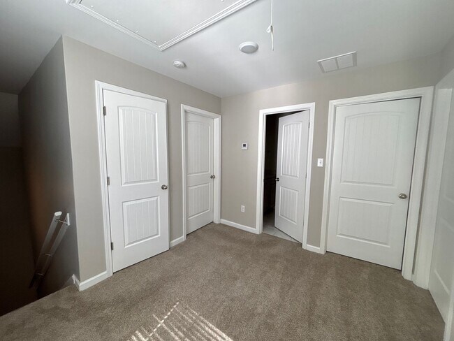 Building Photo - JUST CONSTRUCTED IN CORDOVA!