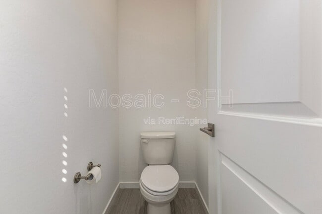 Building Photo - 35394 N Perennial St