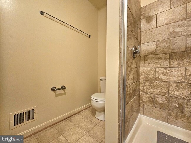 Building Photo - 4802 Treasure Ct