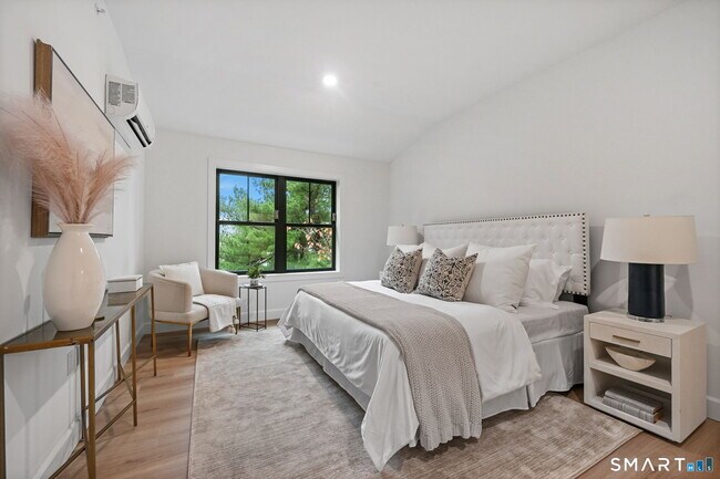 Building Photo - 131 Beach Rd