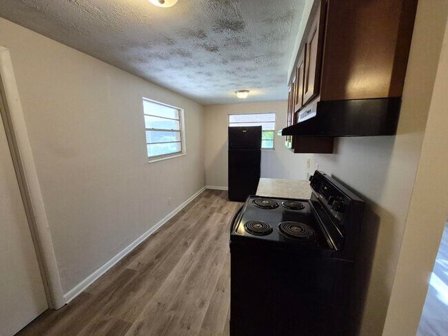 Building Photo - Charming 3 Bedroom Home With Covered Carport
