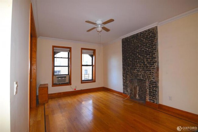 Building Photo - 3 bedroom in NEW YORK NY 10025