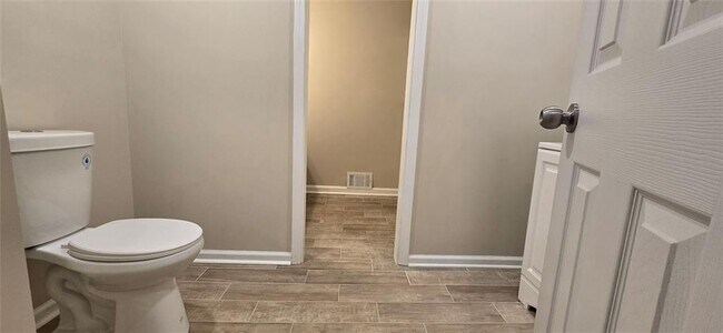 Building Photo - 5189 Forest Dr SE