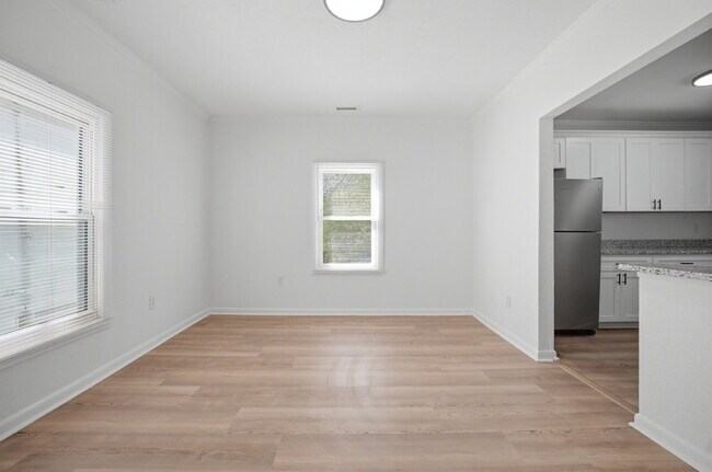 Building Photo - GORGEOUS REMODELED 1 BEDROOM APARTMENT IN HISTORIC PORT NORFOLK!
