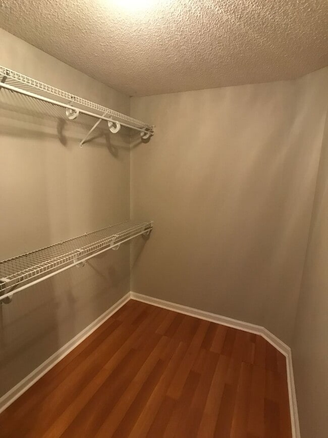 Building Photo - 9637 Lehigh Ave