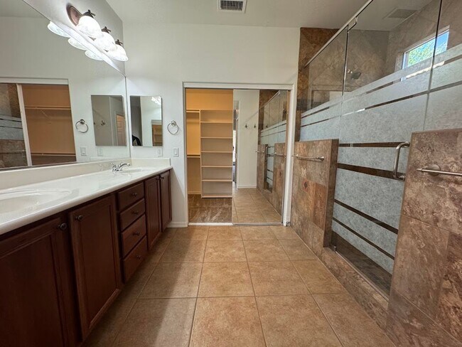 Building Photo - **Move-In Special** BEAUTIFUL 4 BEDROOM 3 ...