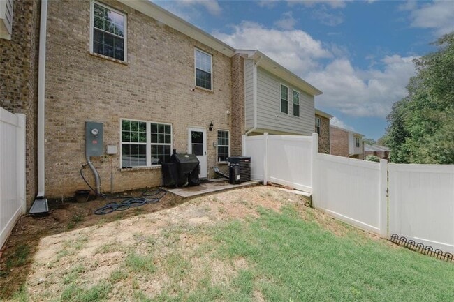 Building Photo - 10162 Benton Woods Dr