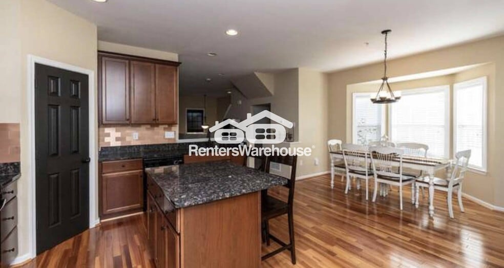 Building Photo - 1910 Reading Ct