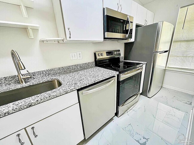 Building Photo - 8124 Heirloom Dr
