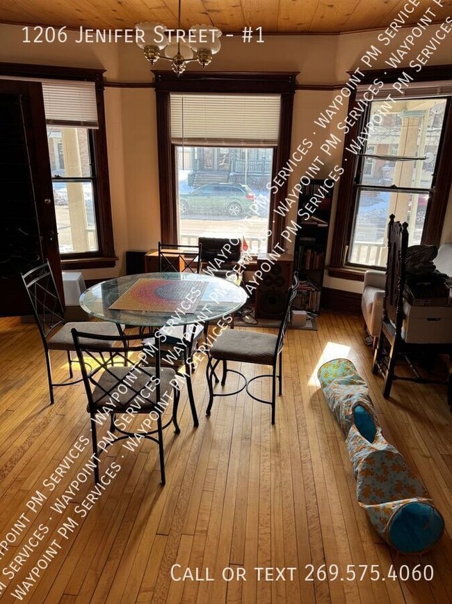 Building Photo - 1206 Jenifer St