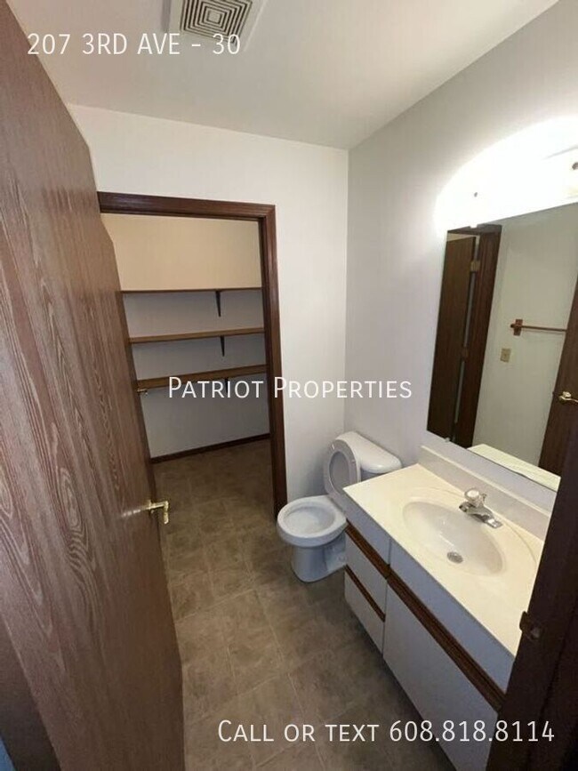 Building Photo - 207 3rd Ave