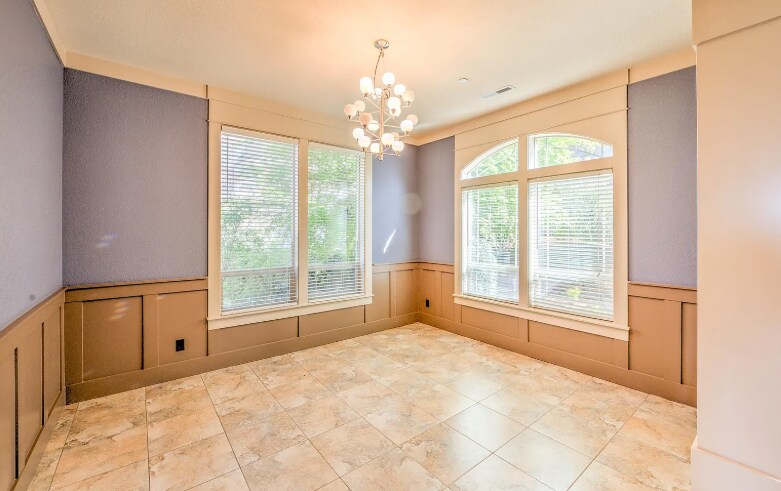 Building Photo - 9977 SE Cheryl Ct