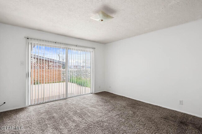 Building Photo - 3313 Cork Dr