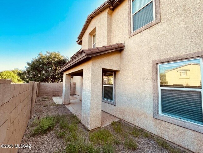 Building Photo - 2736 N Neruda Ln