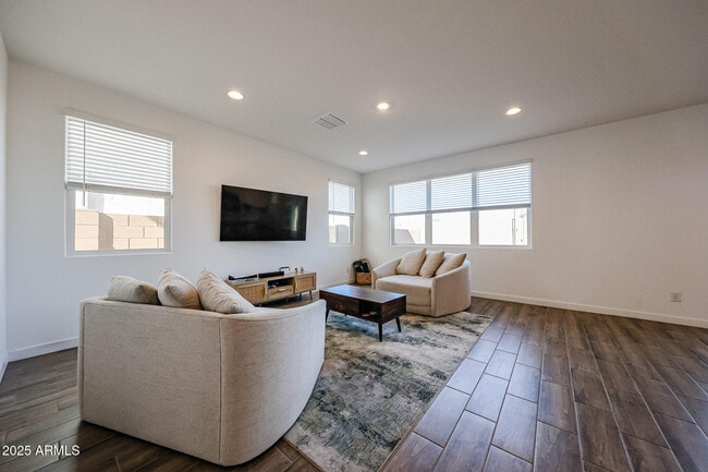 Building Photo - 8334 E Paloma Ave