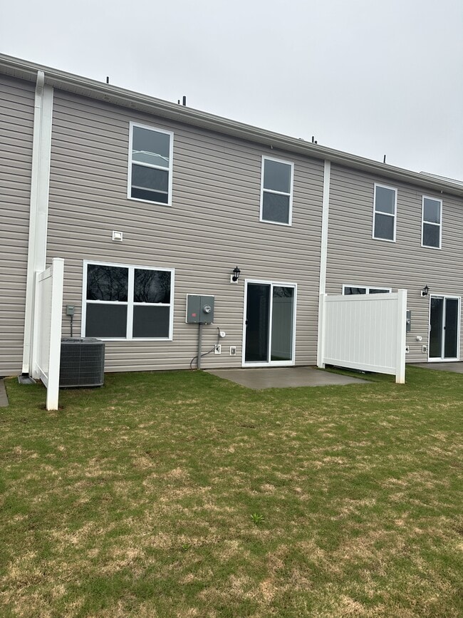 Building Photo - 1220 N Norwhich Ln