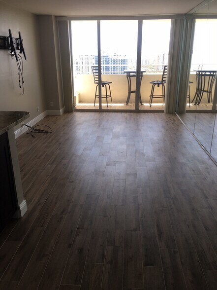 Building Photo - 111 Briny Ave