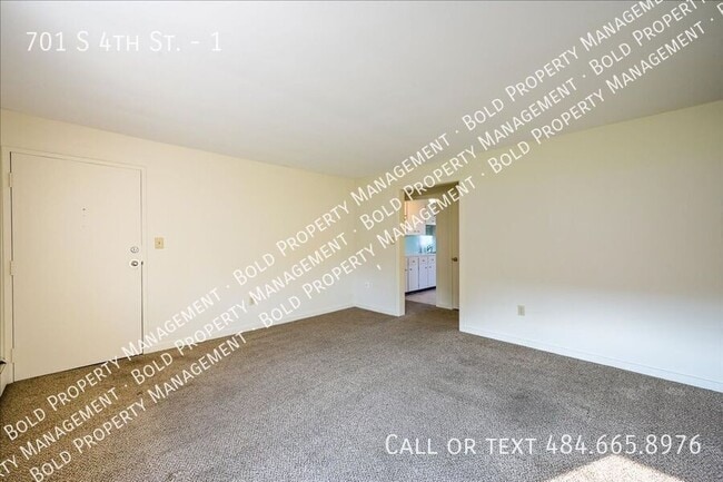 Building Photo - 701 S 4th St