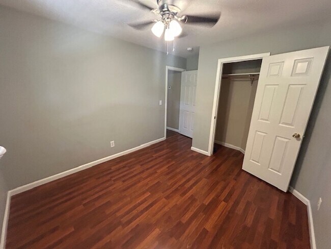 Building Photo - Beautiful 3 Bedroom 2 Bathroom in Farmersville!!