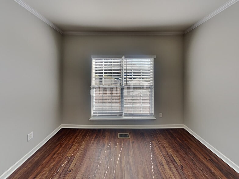 Building Photo - 102 Chambliss Ct