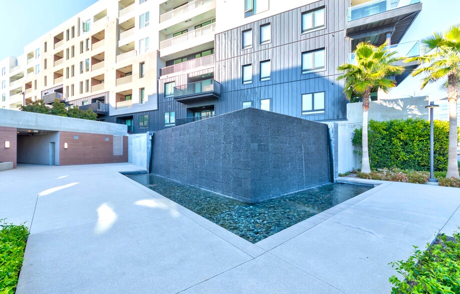 Building Photo - 2207 Rivington