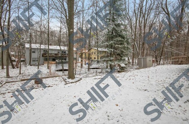 Building Photo - 5671 Christie Ave - Gorgeous 4 Bed