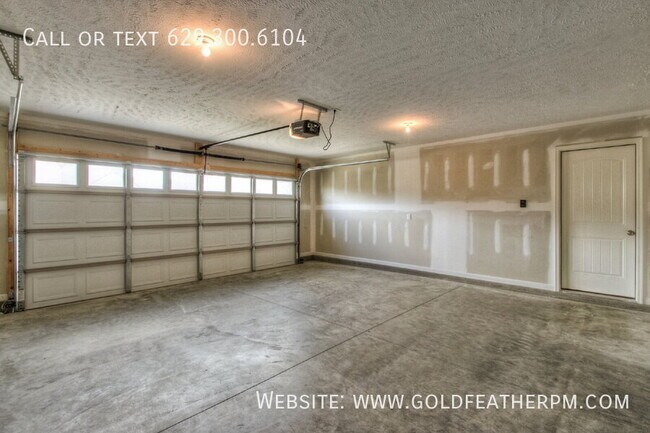 Building Photo - 3353 Tourmaline Dr