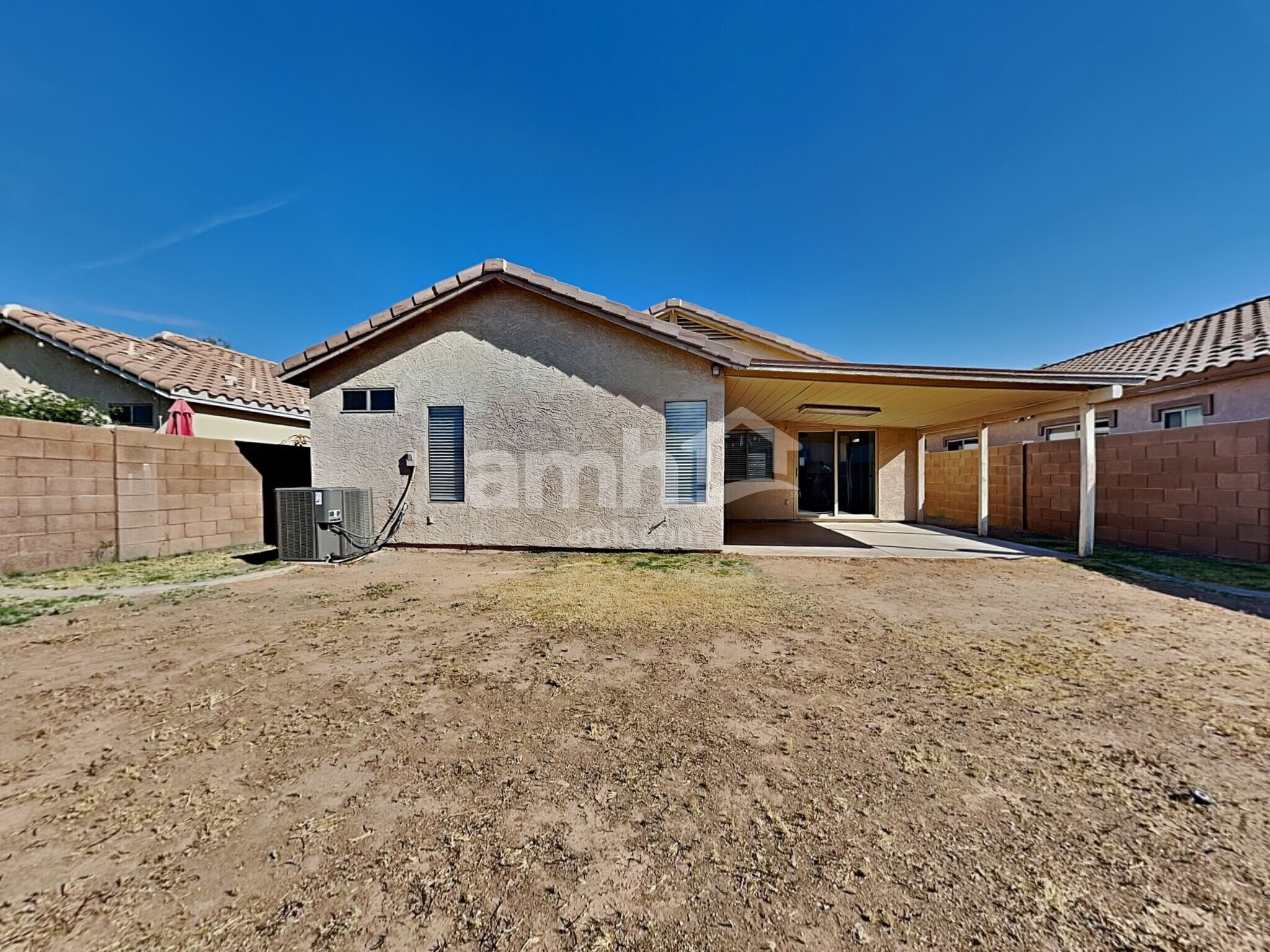 Building Photo - 6323 W Winslow Ave