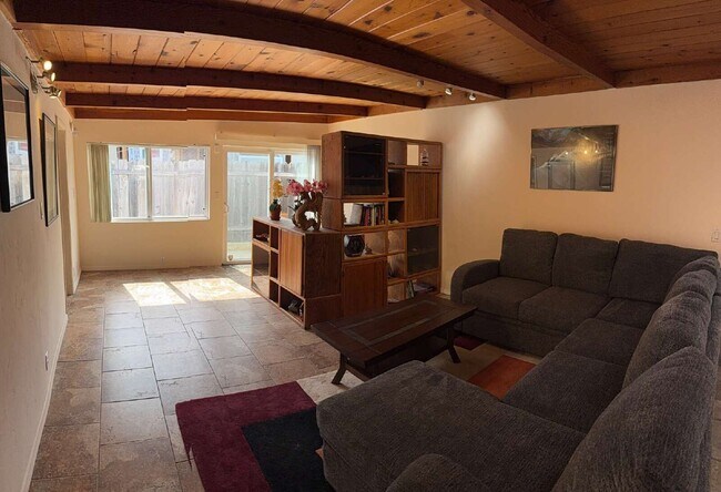 Building Photo - 5360 El Arbol Dr