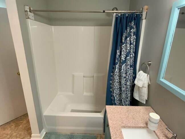 Building Photo - 943 Ashley Ln