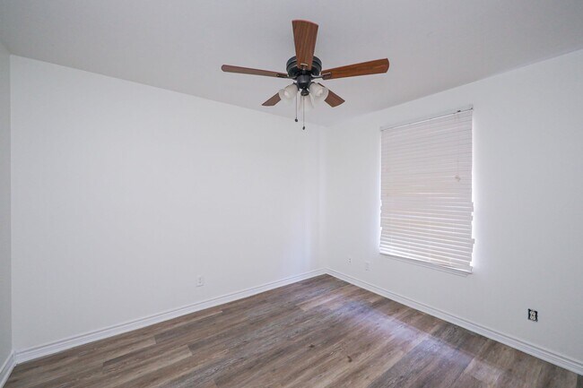 Building Photo - 752 Buffalo Ct