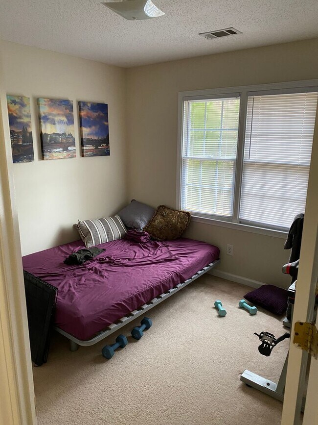 Building Photo - Wonderful 3 bedroom/2.5 bathroom House with 2 Car Garage in Snapfinger!