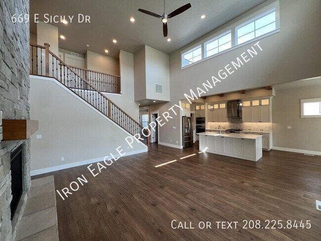 Building Photo - 669 E Sicily Dr