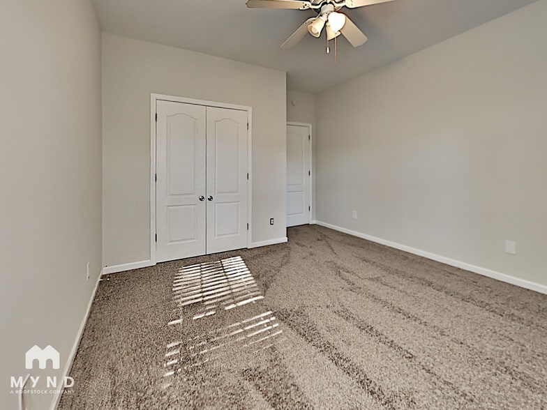 Building Photo - 525 Vickers Ln