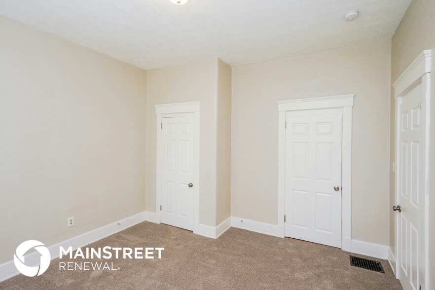 Building Photo - 1827 Osage Ave