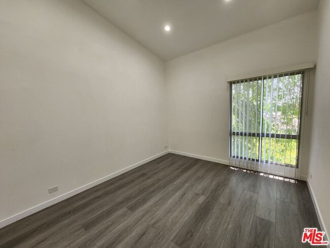 Building Photo - 1440 Veteran Ave