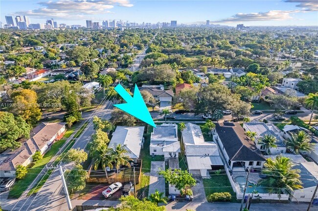 Building Photo - 1505 Monroe St