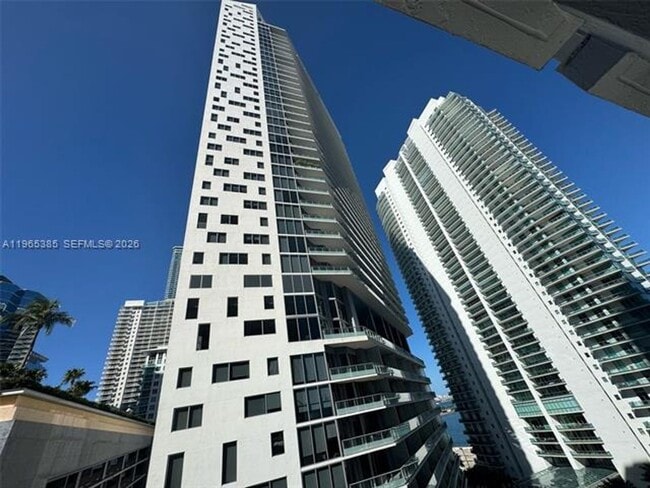 Building Photo - 170 SE 14th St